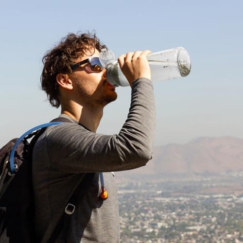 UZSPACE Kinder Trinkflasche 600ml - Sportlich, Auslaufsicher & Spülmaschinenfest zur Schule und Outdoor aktivarten für M